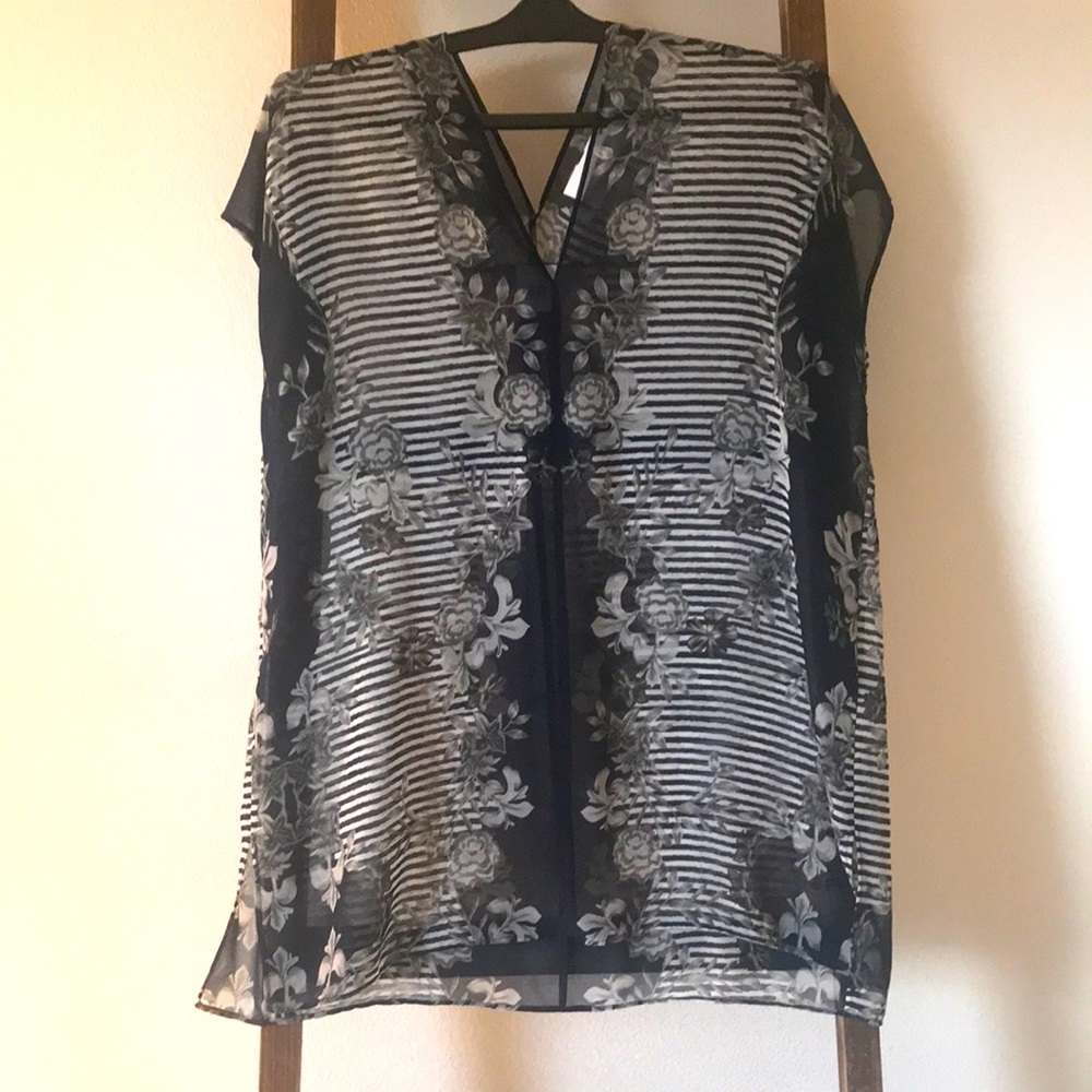 Sheer Flowered V-neck Top